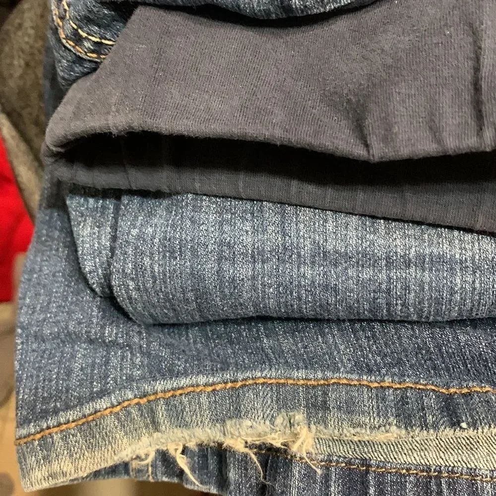 3for$20 Jean medium maternity - Picture 4 of 4